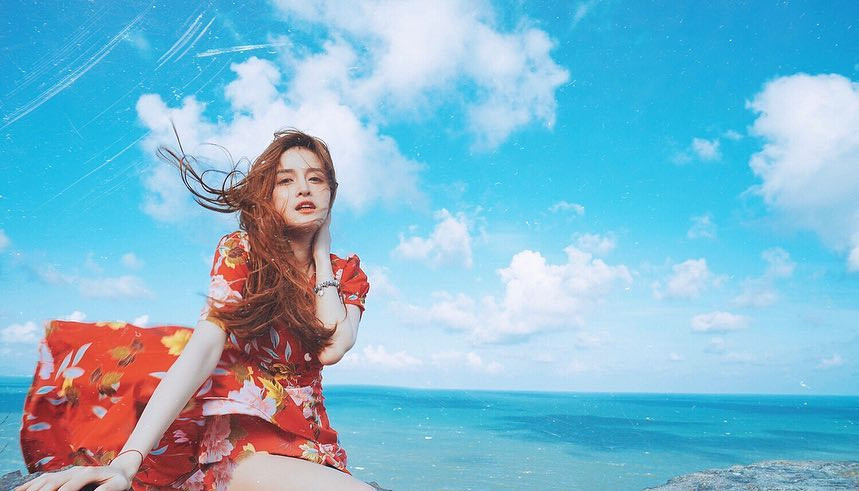 10 Địa Điểm Du Lịch Biển Gần Đây (TP.HCM) Lý Tưởng Cho Chuyến Đi Cuối Tuần 8 Khung cảnh một khu resort bên bờ biển Hồ Cóc, nơi du khách đang thư giãn