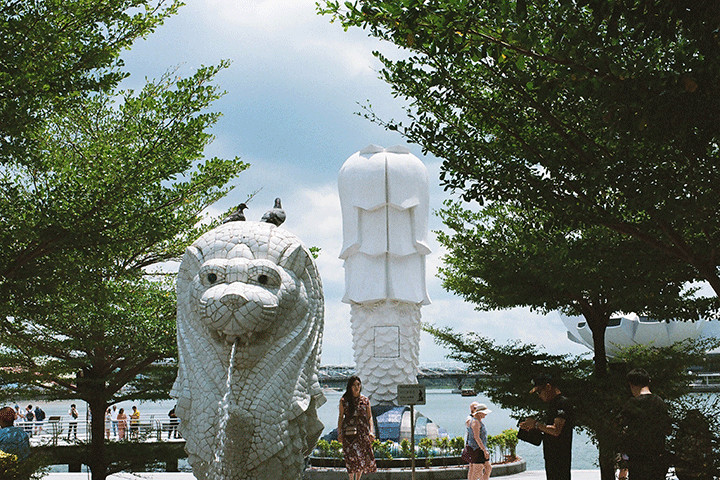 Giải Mã: Quốc gia nào có bức tượng “Merlion” nửa sư tử nửa cá nổi tiếng? 2 Bức tượng sư tử biển Merlion - biểu tượng của Singapore