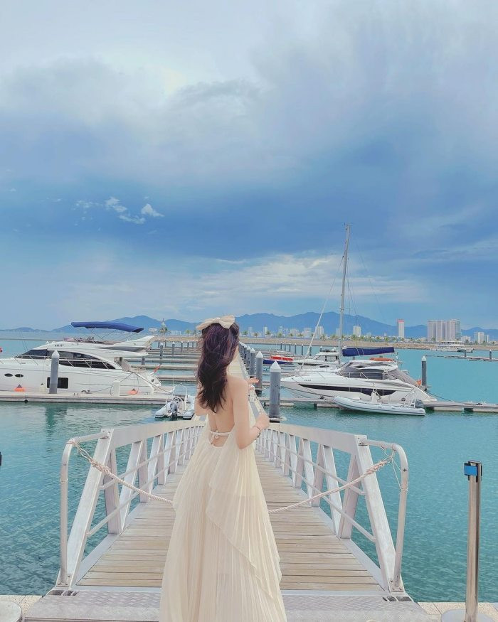 Bến Du Thuyền Marina Vũng Tàu: Thiên Đường Sống Ảo & Kinh Nghiệm Khám Phá Trọn Vẹn 1 Bến du thuyền Marina Vũng Tàu lung linh dưới ánh nắng