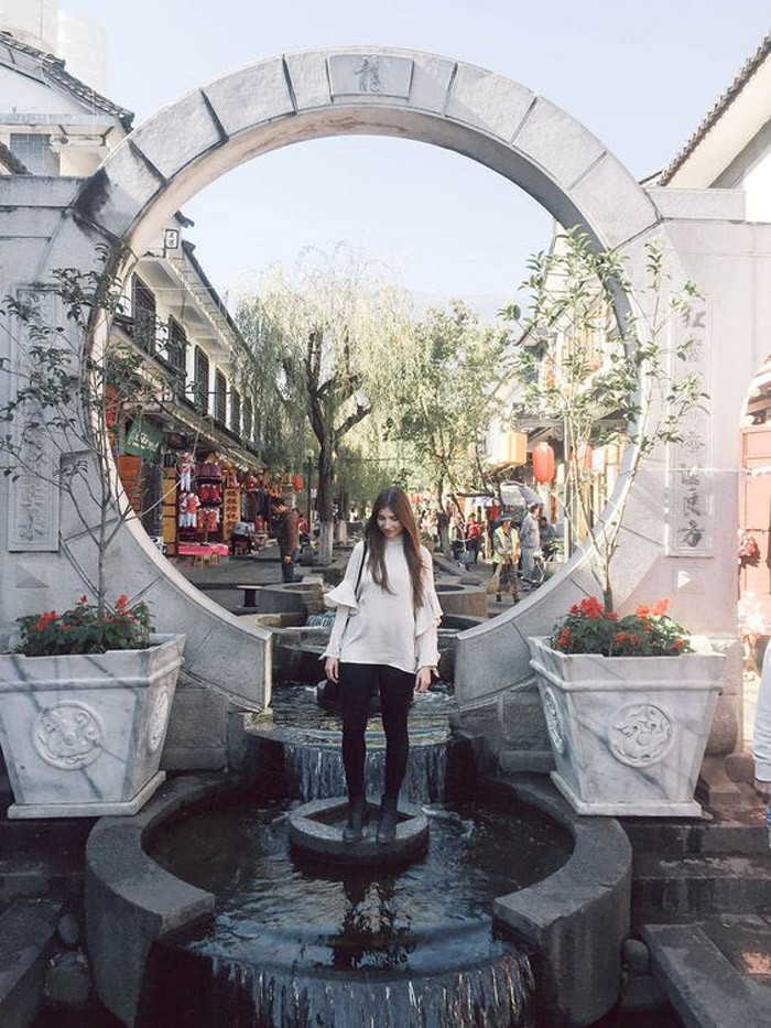 Đường phố yên bình, cổ kính tại thành cổ Đại Lý