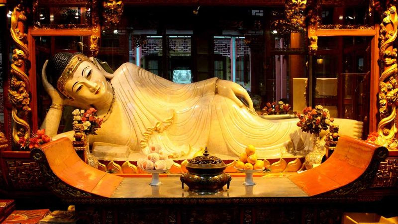 Tượng Phật nằm khi nhập niết bàn, dài 96cm, đường nét tinh xảo