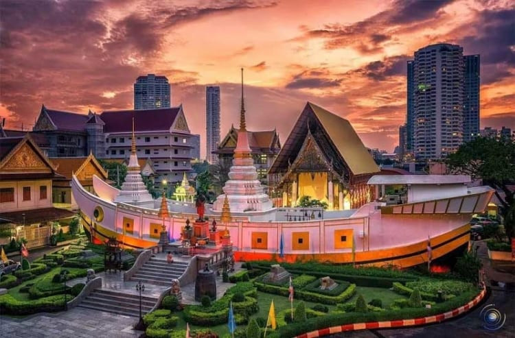 Chùa Wat Yannawa ở Bangkok, biểu tượng Phật giáo khi du lịch Thái Lan