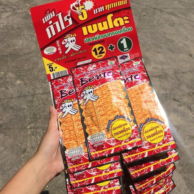 Top 15 Đặc Sản Thái Lan Làm Quà Hấp Dẫn Không Thể Bỏ Qua 3 Mực khô Bento - đặc sản Thái Lan thách thức mọi tín đồ ăn cay
