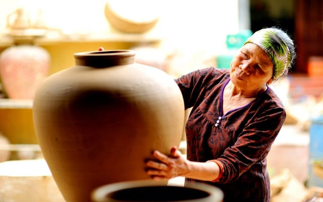 Các sản phẩm gốm sứ truyền thống tại làng gốm Hương Canh Vĩnh Phúc