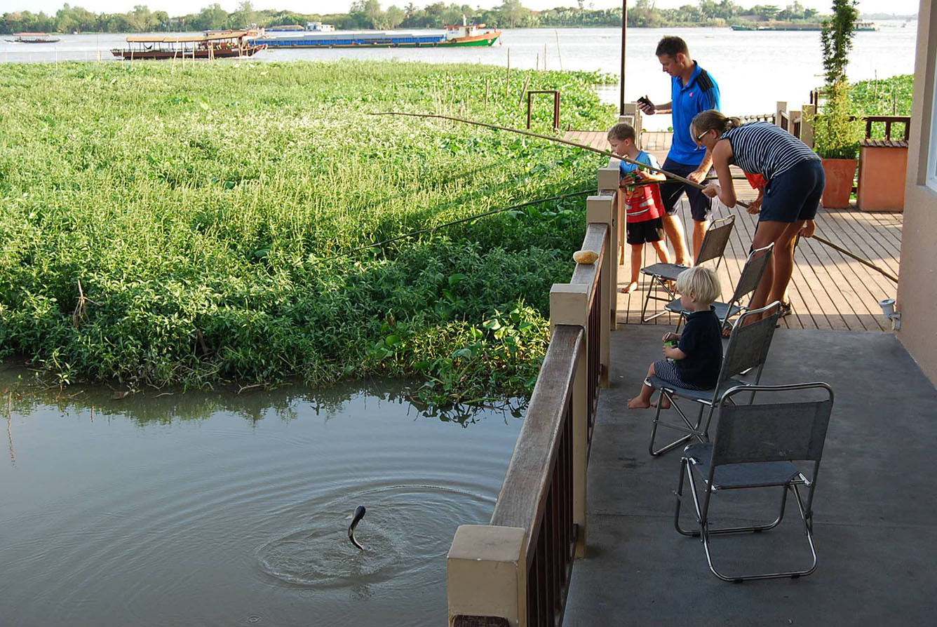 Hoạt động câu cá thư giãn tại Mekong Riverside Boutique Resort
