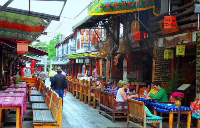 Góc phố Tây Dương Nhân yên bình vào ban ngày