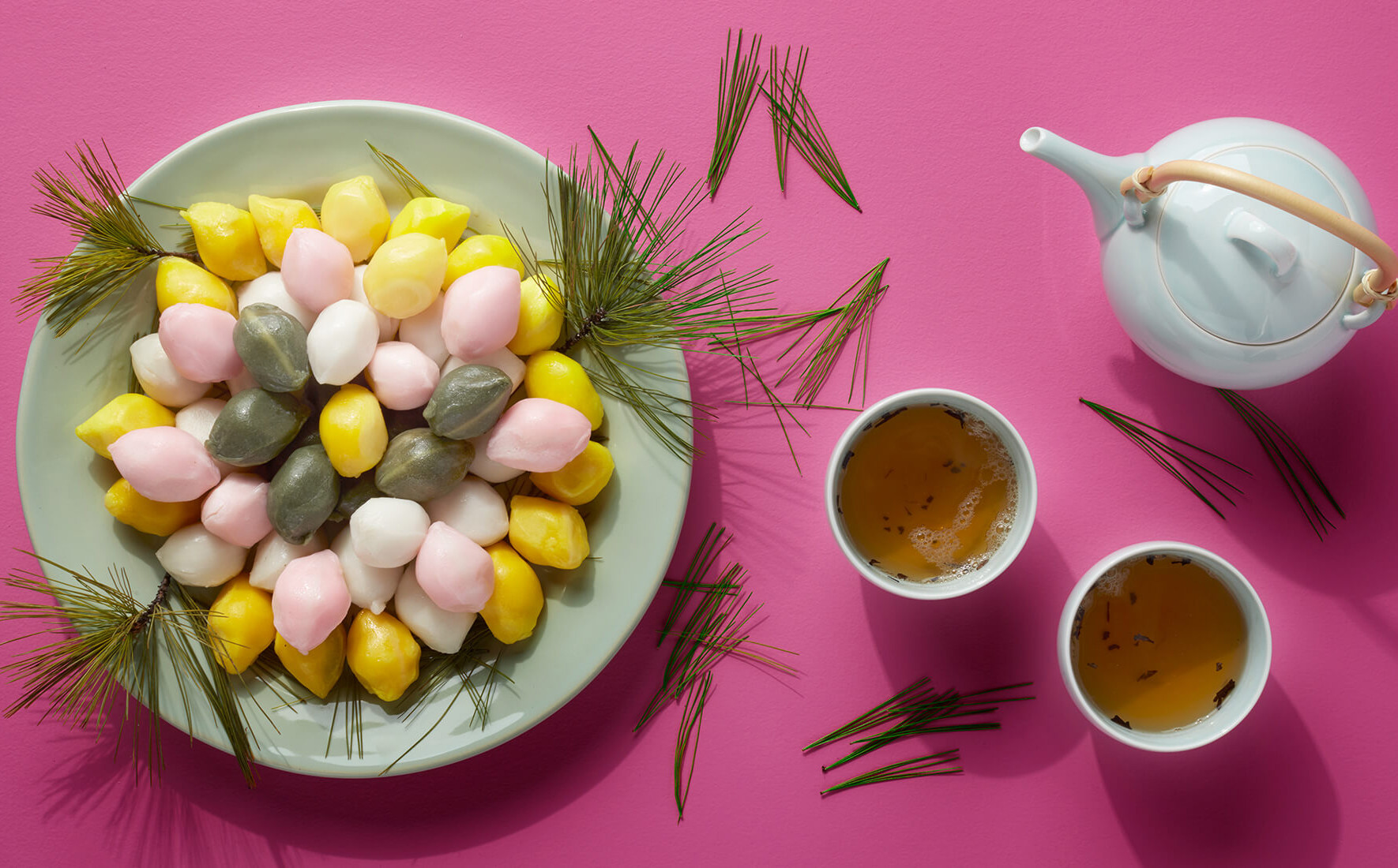 Bánh Songpyeon (bánh trung thu Hàn Quốc) với màu sắc tươi tắn