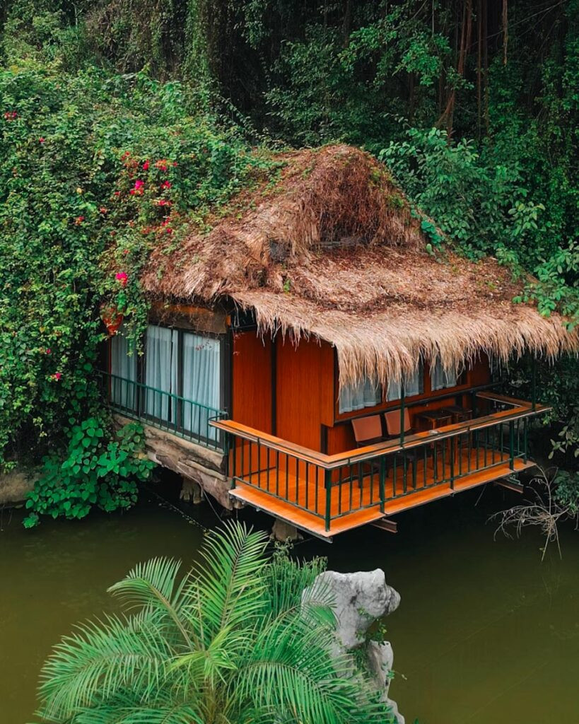Tam Coc Lion Kings Hotel bungalow in Ninh Binh