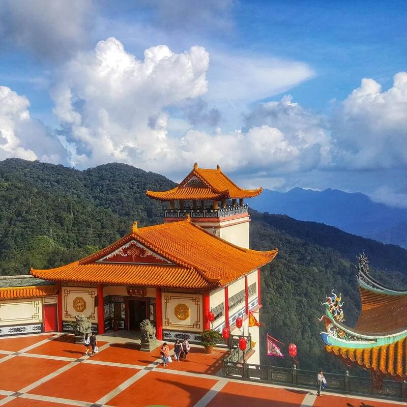 Cẩm Nang Toàn Diện: Kinh Nghiệm Du Lịch Cao Nguyên Genting Malaysia Mới Nhất 2025 4 Tham quan Đền Chin Swee Cave ở Genting