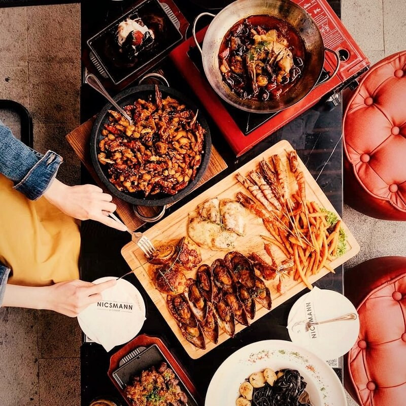 Cẩm Nang Toàn Diện: Kinh Nghiệm Du Lịch Cao Nguyên Genting Malaysia Mới Nhất 2025 11 Nên thử các món ăn địa phương độc đáo khi đến cao nguyên Genting