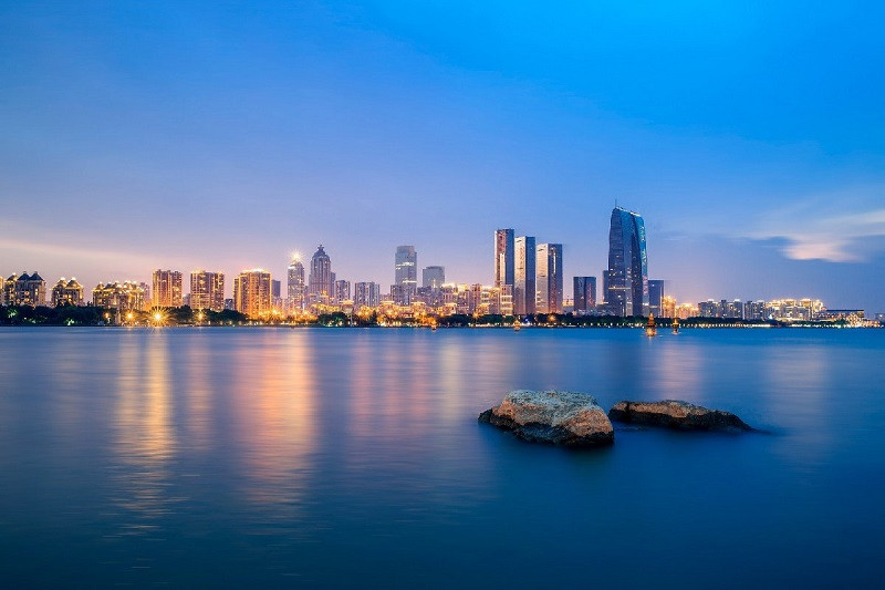 Hồ Kim Kê bình yên giữa lòng phố thị