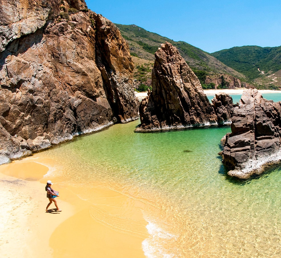 Eo Gió Quy Nhơn, điểm đến nổi bật với biển cả và những bãi đá đẹp hoang sơ