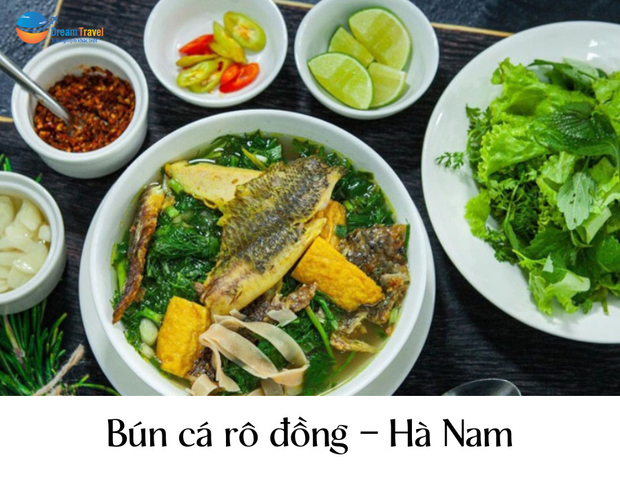 Bát bún cá rô đồng Hà Nam với cá rán giòn và rau cải xanh tươi