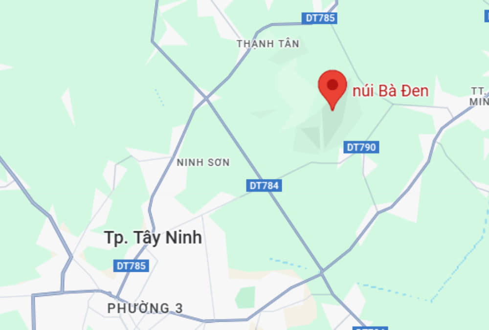 Núi Bà Đen cách thành phố Tây Ninh 11km về hướng Tây Bắc