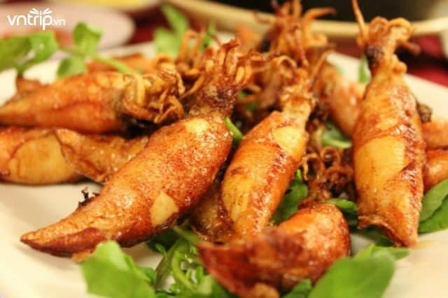 Món mực chiên nước mắm hấp dẫn, hải sản tươi ngon