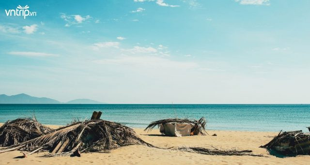 Phong cảnh hoang sơ, yên bình tại bãi biển Hà My