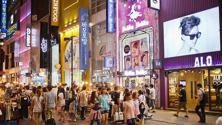 Myeongdong - Thiên đường mua sắm tại Seoul