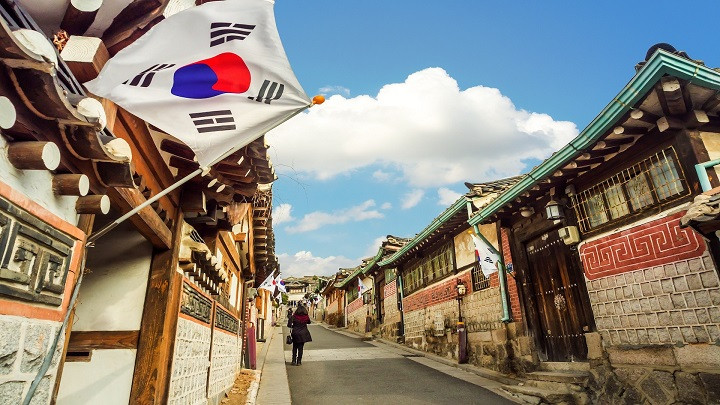 Làng cổ Bukchon Hanok lưu giữ những ngôi nhà truyền thống Hàn Quốc giữa lòng Seoul