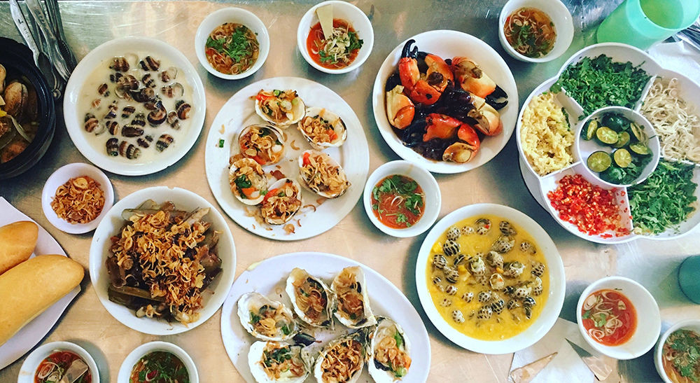 Các loại ốc tươi ngon được chế biến tại một quán ốc ở Hải Phòng.