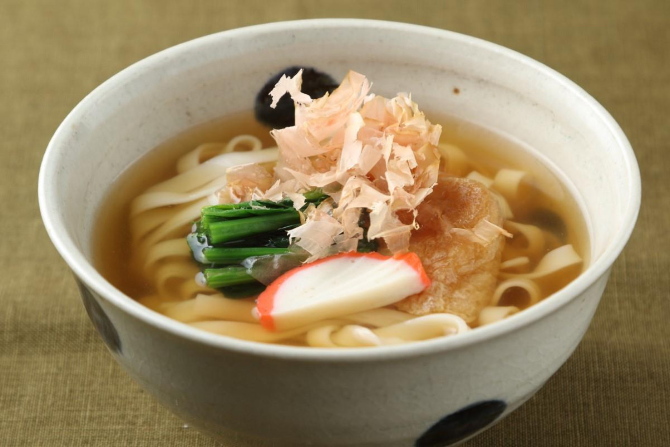 Kinh nghiệm du lịch Nagoya Tự túc: Cẩm nang Khám phá Viên ngọc ẩn của Nhật Bản 11 Cách bài trí tinh tế của món mì Kishimen truyền thống