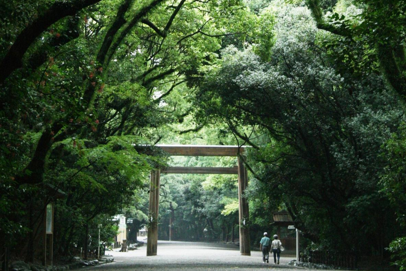 Kinh nghiệm du lịch Nagoya Tự túc: Cẩm nang Khám phá Viên ngọc ẩn của Nhật Bản 4 Nét đẹp yên bình, cổ kính của Đền Atsuta giữa lòng Nagoya