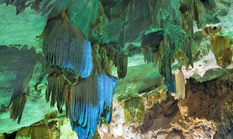 Bí Ẩn Núi Đá Dựng Hà Tiên: Kinh Nghiệm Khám Phá Địa Điểm Huyền Thoại Kiên Giang 7 Thạch Động là điểm hẹn của những người muốn thưởng ngoạn vẻ đẹp tự nhiên hùng vĩ