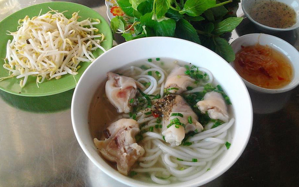 Hình ảnh tô Bánh canh Trảng Bàng ngon miệng với sợi bánh trắng dai