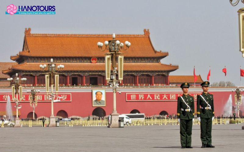 Quảng trường Thiên An Môn và cổng thành lịch sử