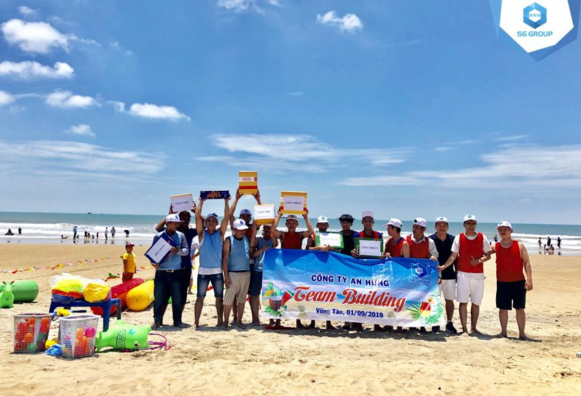 Công ty An Hưng tham gia các hoạt động tại bãi biển