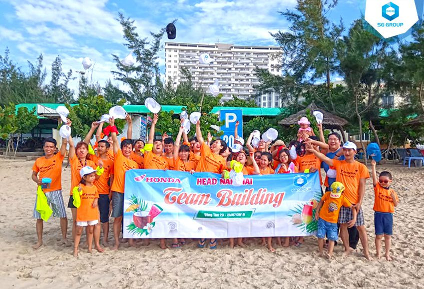 Đoàn Head Nam Hải tham gia Team Building trên biển