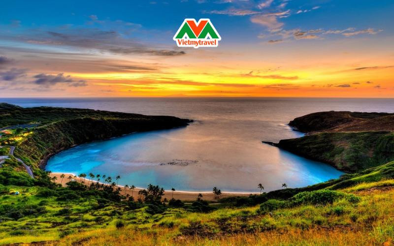 Toàn cảnh Vịnh Hanauma, khu bảo tồn biển nổi tiếng