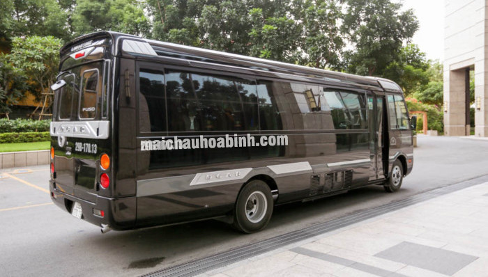 Xe Limousine chất lượng cao thường được sử dụng trong các tour du lịch Mai Châu 2 ngày 1 đêm