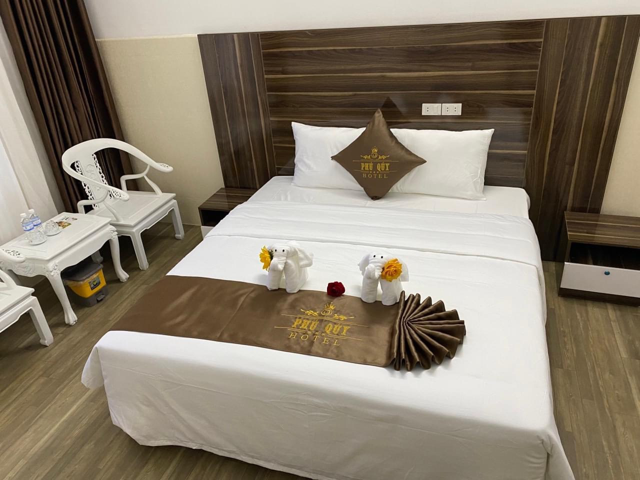 Khám phá Khách sạn Phú Quý Lạng Sơn: Điểm Dừng Chân Lý Tưởng với Mức Giá Hợp Lý 4 Minh họa bên trong một phòng nghỉ tại Khách sạn Phú Quý Lạng Sơn