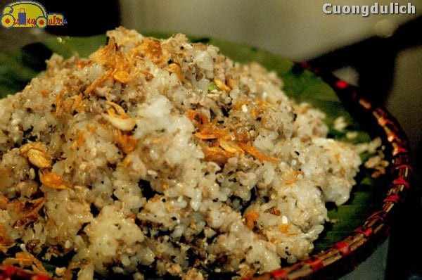 Xôi trứng kiến đặc sản mùa vụ ở Ninh Bình