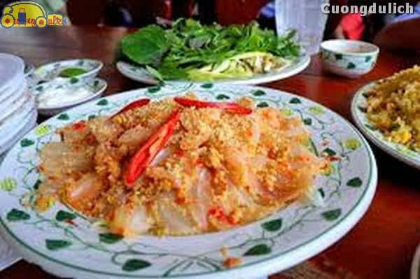 Món gỏi cá nhệch hấp dẫn