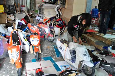 Xe máy hàng mã lắp ráp tại làng Hồ - nghề phụ phát triển.