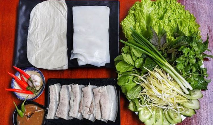 Ẩm Thực Năm Hiền với không gian rộng rãi, thoáng mát