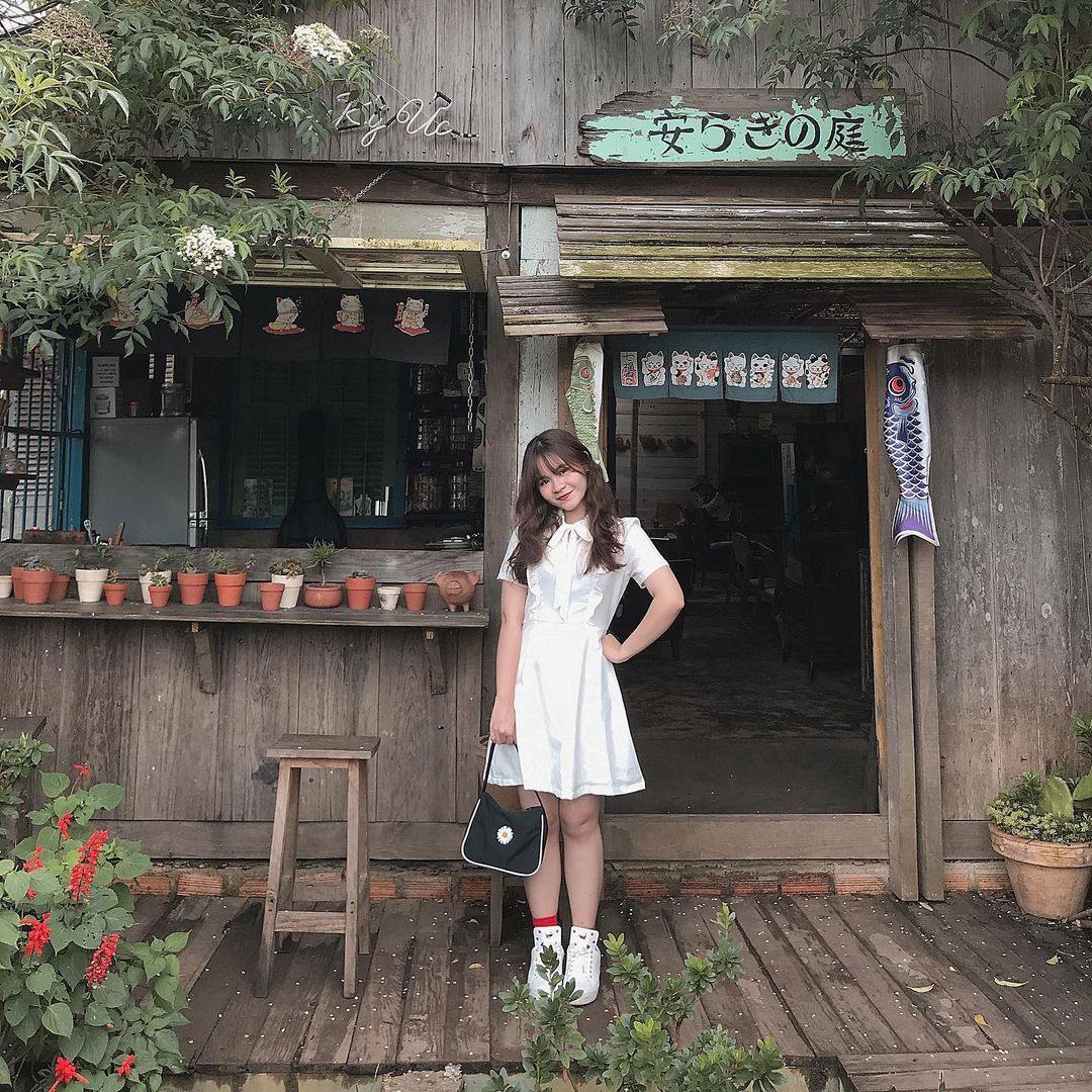 Những dải cờ cá chép Koinobori được trang trí sặc sỡ, bay phấp phới