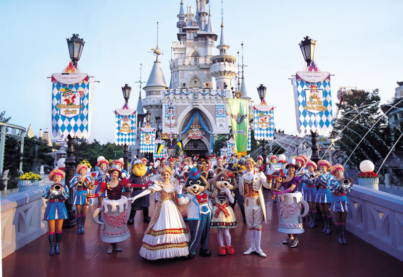 Thiên đường giải trí Lotte World Hàn Quốc: Kinh nghiệm vui chơi toàn diện 6 Các cuộc diễu hành đặc sắc diễn ra tại Lotte World