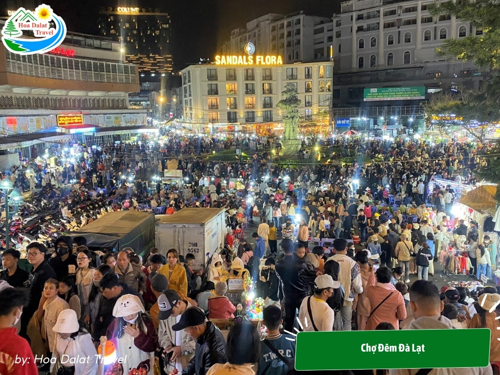 11+ Trải Nghiệm Hấp Dẫn Cho Chuyến Khám Phá "Đà Lạt Về Đêm" Lãng Mạn và Tiết Kiệm 1 Chợ Đêm Đà Lạt tấp nập người về đêm