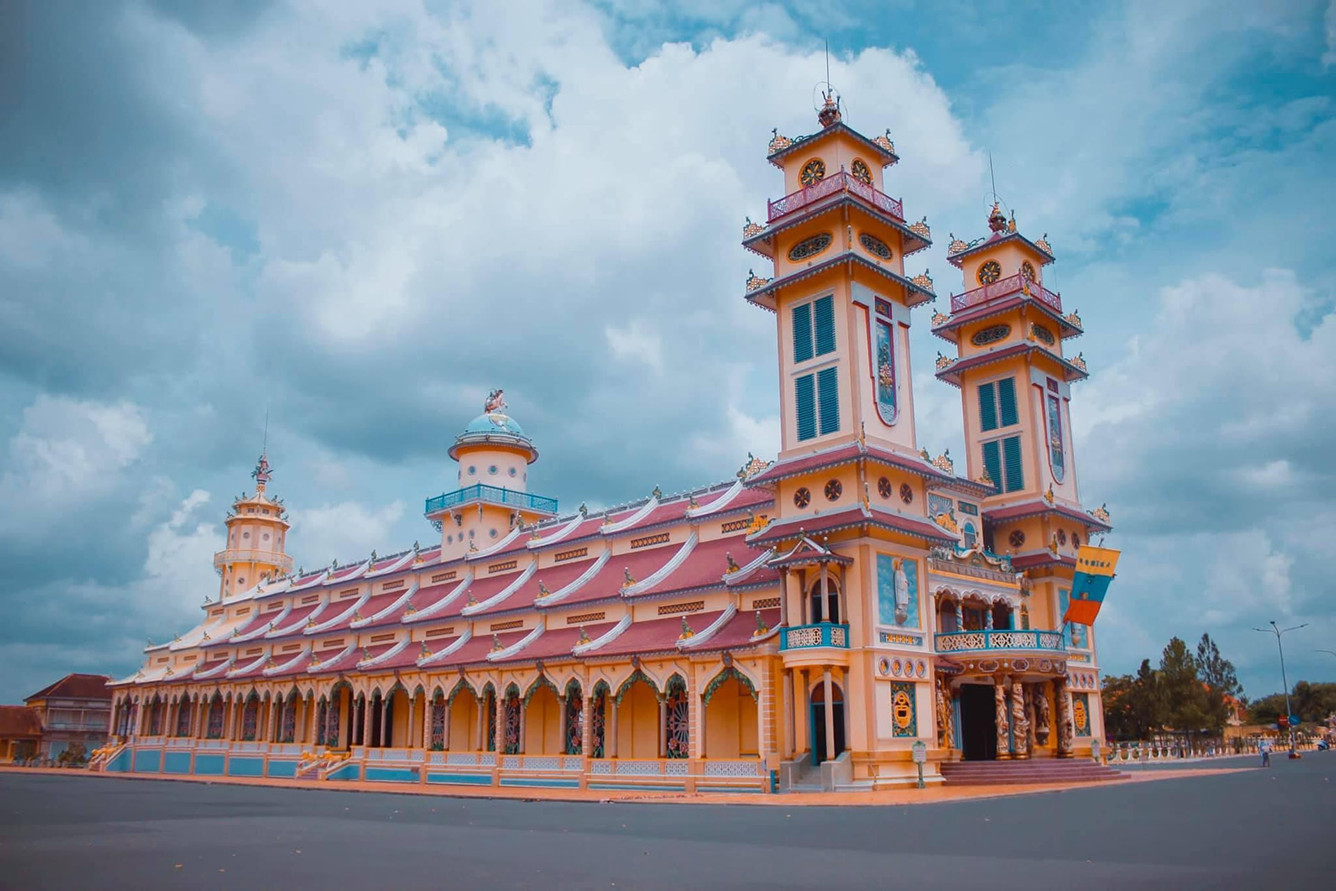 Kiến trúc độc đáo và rực rỡ của Tòa Thánh Cao Đài Tây Ninh