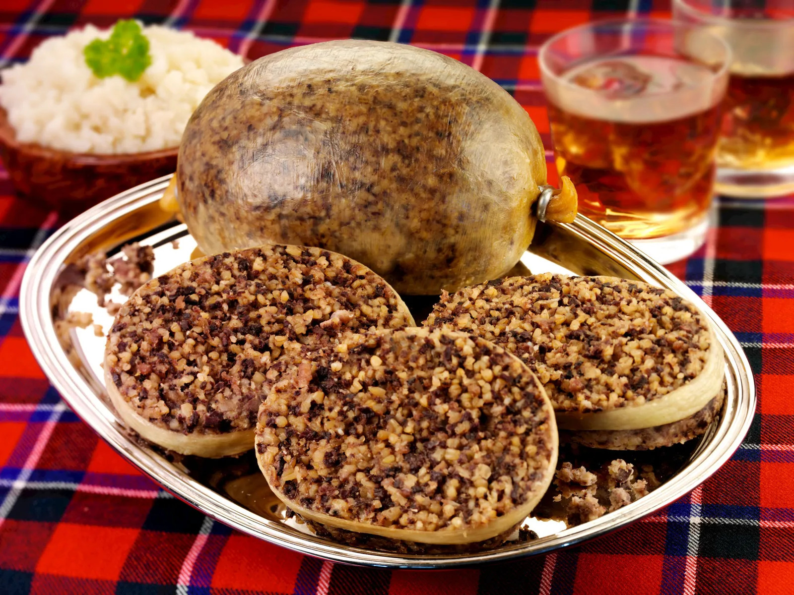 Món Haggis truyền thống của Scotland dùng kèm khoai tây nghiền