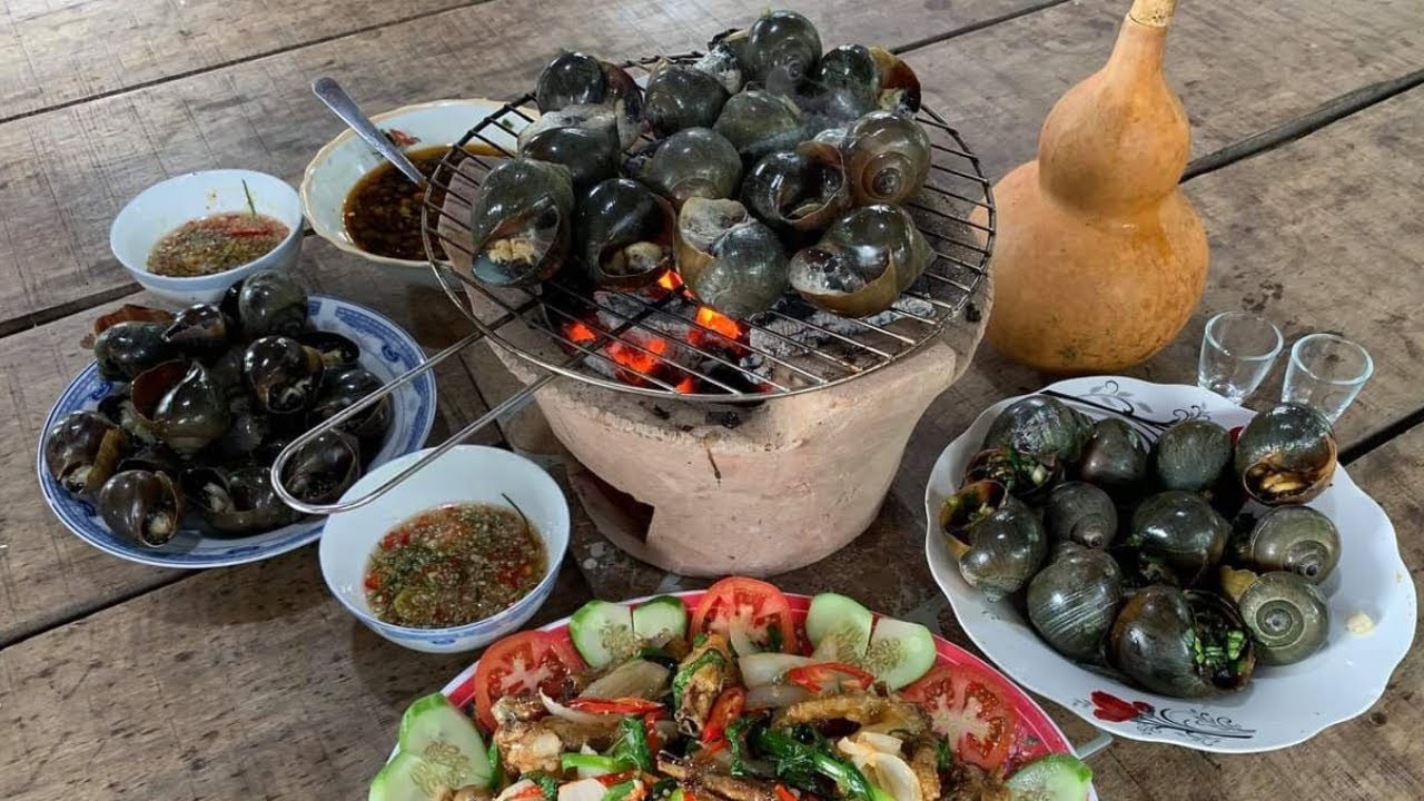 Ốc nướng tiêu xanh cay nồng, giòn sần sật