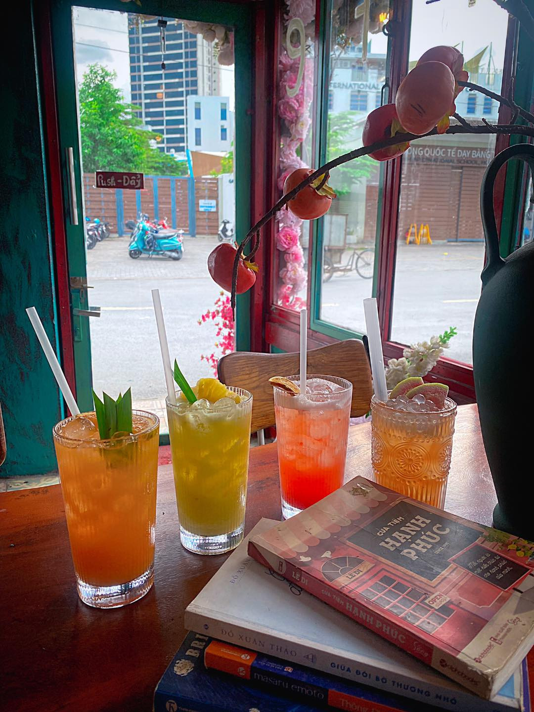 Menu đồ uống đa dạng tại Bonjour Cafe The Art