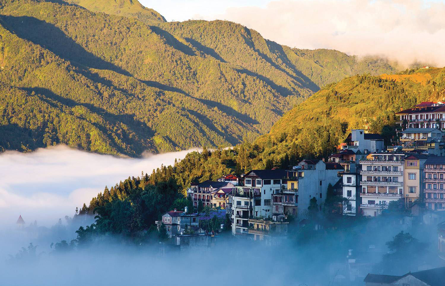 Toàn cảnh thị xã Sa Pa nhìn từ trên cao