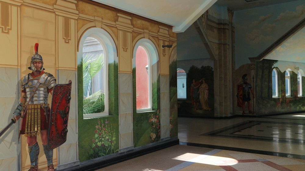 Cáp Treo Hòn Thơm (Phú Quốc): Trải Nghiệm Tuyệt Vời và Cẩm Nang Từ A đến Z 3 Ga đi cáp treo với kiến trúc mang đậm phong cách Châu Âu