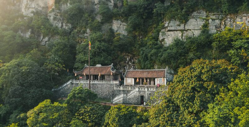 Kinh nghiệm Du lịch Yên Tử: Cẩm Nang Chi Tiết Từ A đến Z Cho Chuyến Hành Hương Trọn Vẹn 16 Chùa Bảo Sái là điểm dừng chân quan trọng trên hành trình hành hương Yên Tử