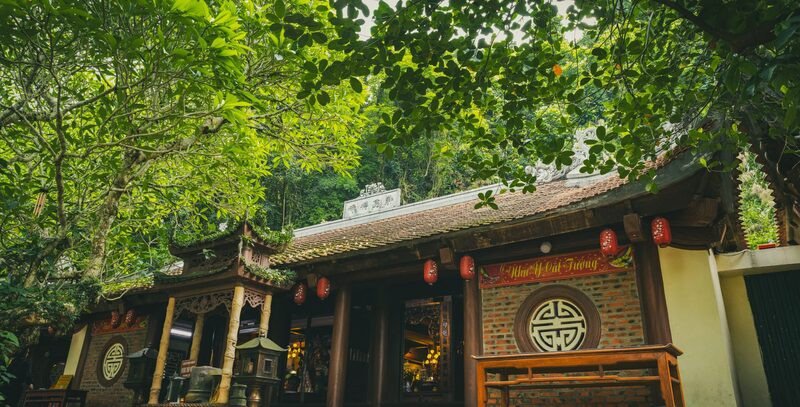 Kinh nghiệm Du lịch Yên Tử: Cẩm Nang Chi Tiết Từ A đến Z Cho Chuyến Hành Hương Trọn Vẹn 11 Chùa Giải Oan gắn liền với câu chuyện bi thương về các cung nữ nhà Trần