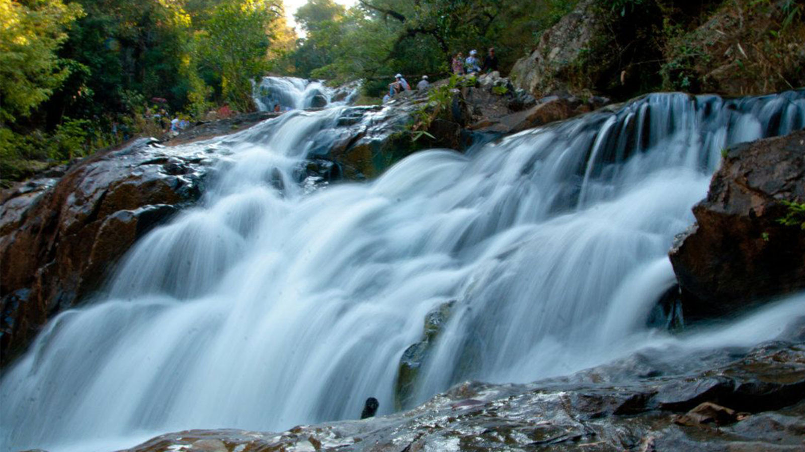Cảnh quan thiên nhiên tại Thác Datanla