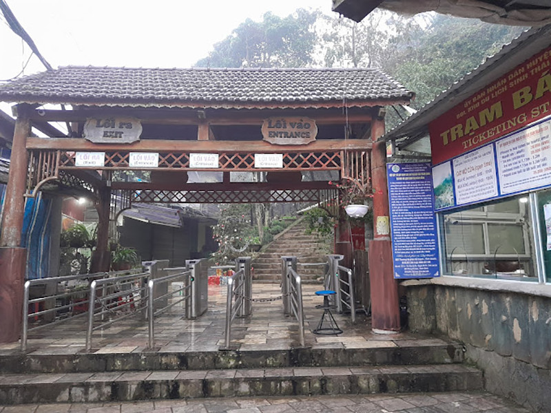 Cẩm nang khám phá Núi Hàm Rồng Sapa: Săn mây, ngắm hoa và 7 kinh nghiệm A-Z 10 Trạm bán vé tại lối vào khu du lịch sinh thái Hàm Rồng